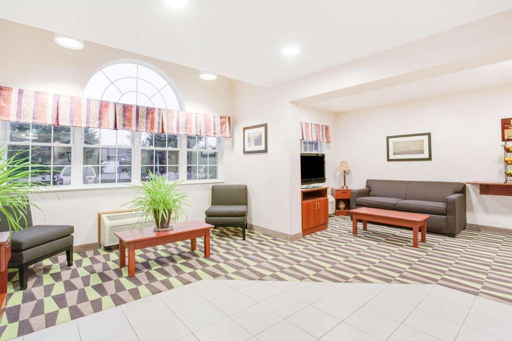 Microtel Inn & Suites By Wyndham Olean Interior photo